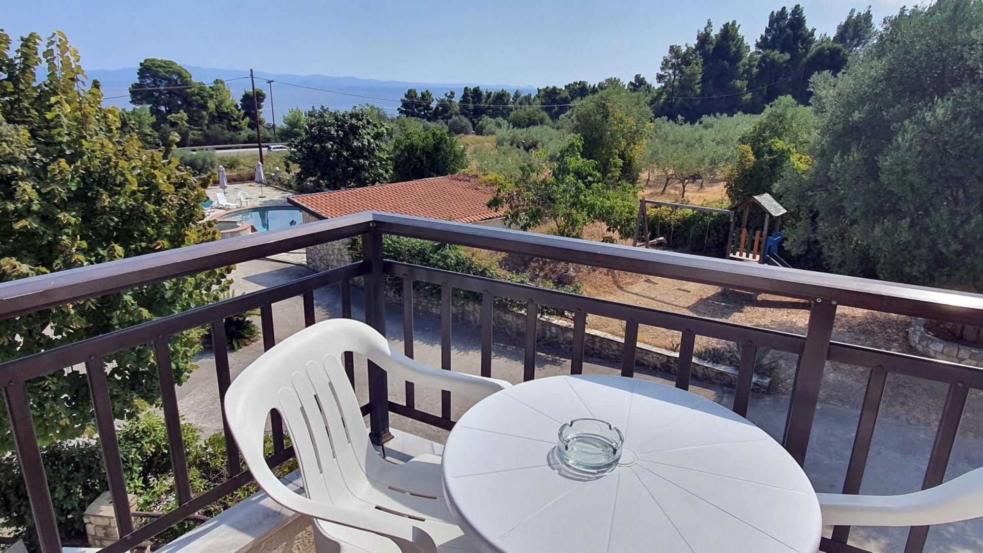 Hotel Pashos กริโอปียี ภายนอก รูปภาพ