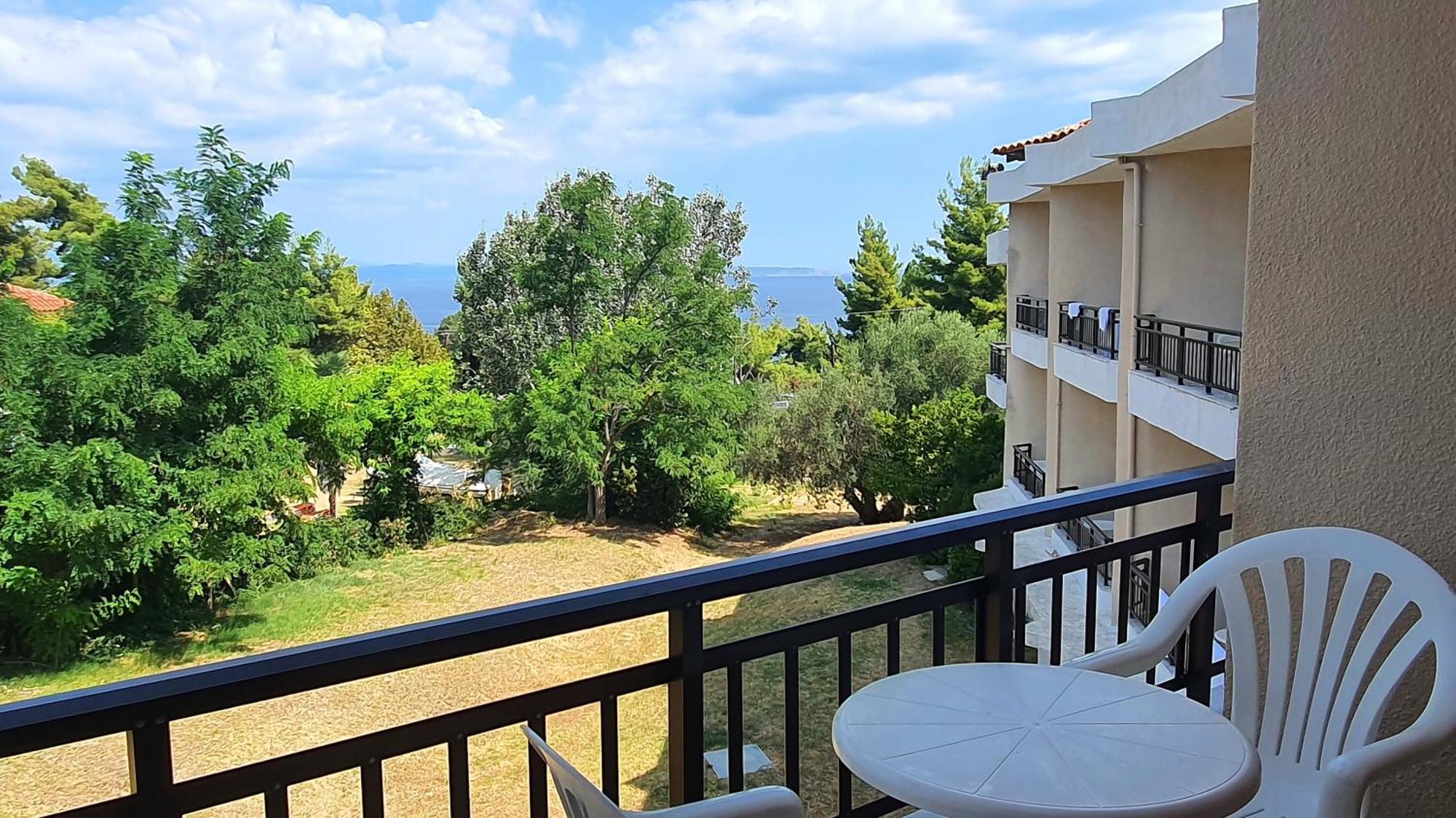 Hotel Pashos กริโอปียี ภายนอก รูปภาพ